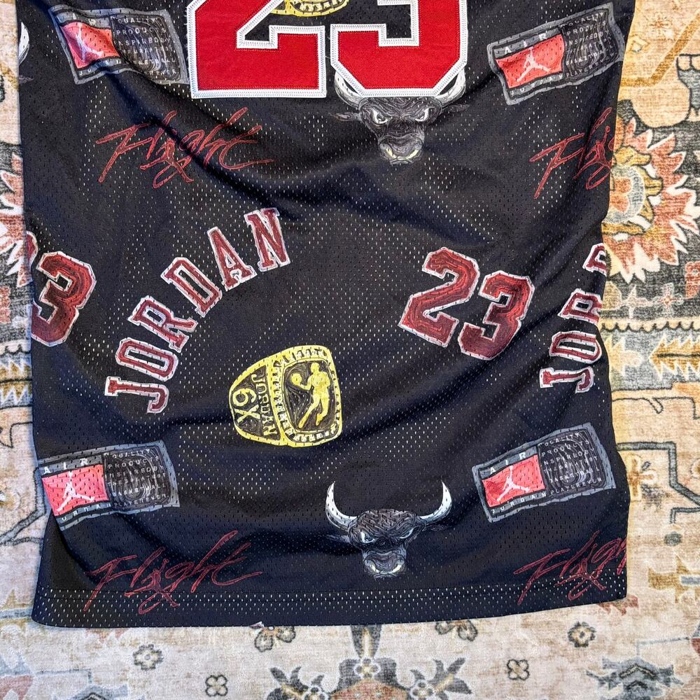Jordan Basketball Embroidered Graphic Chicago Bulls Tank Top Gym Boys Large - Picture 11 of 11